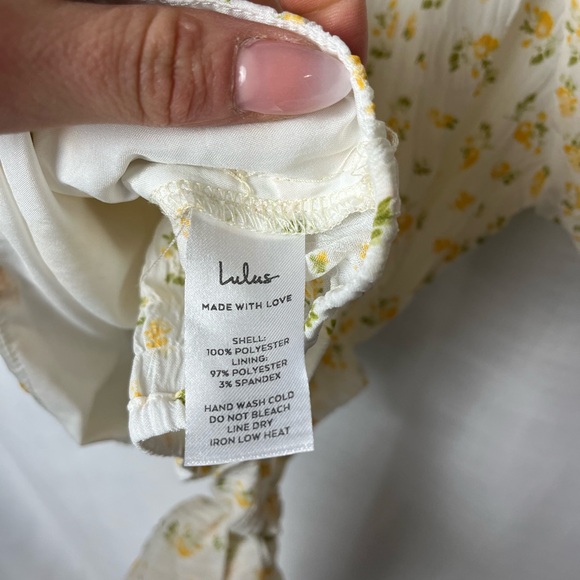 NEW WITH TAGS Lulu's Floral Cottagecore Coquette Wrap Puff Sleeve Crop Top - Picture 6 of 6